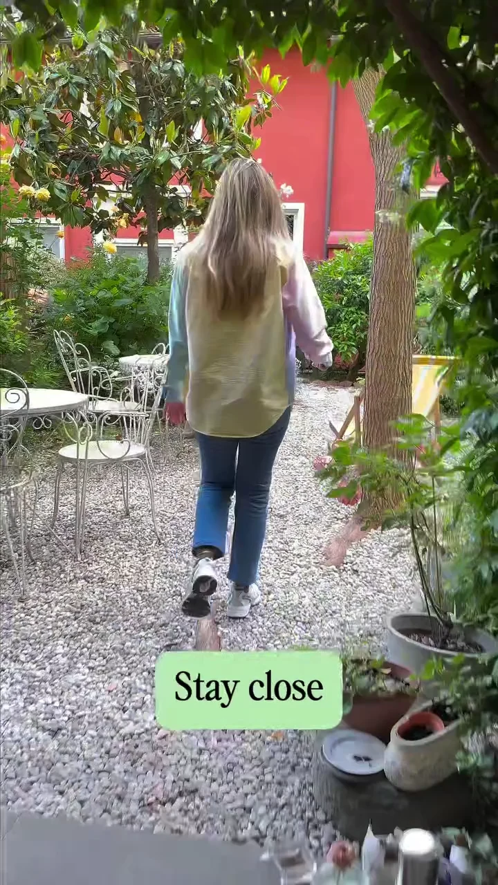 Lucrezia entra nel giardino di Secret Garden, dal reel pubblicato.