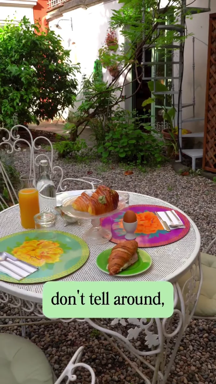 La colazione nel giardino, dal reel pubblicato.